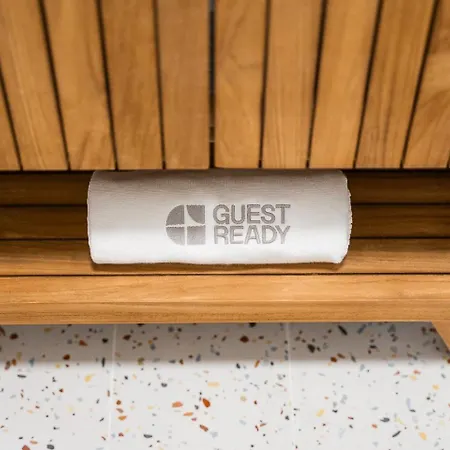 Апартаменты Guestready - With Outdoor Charm *